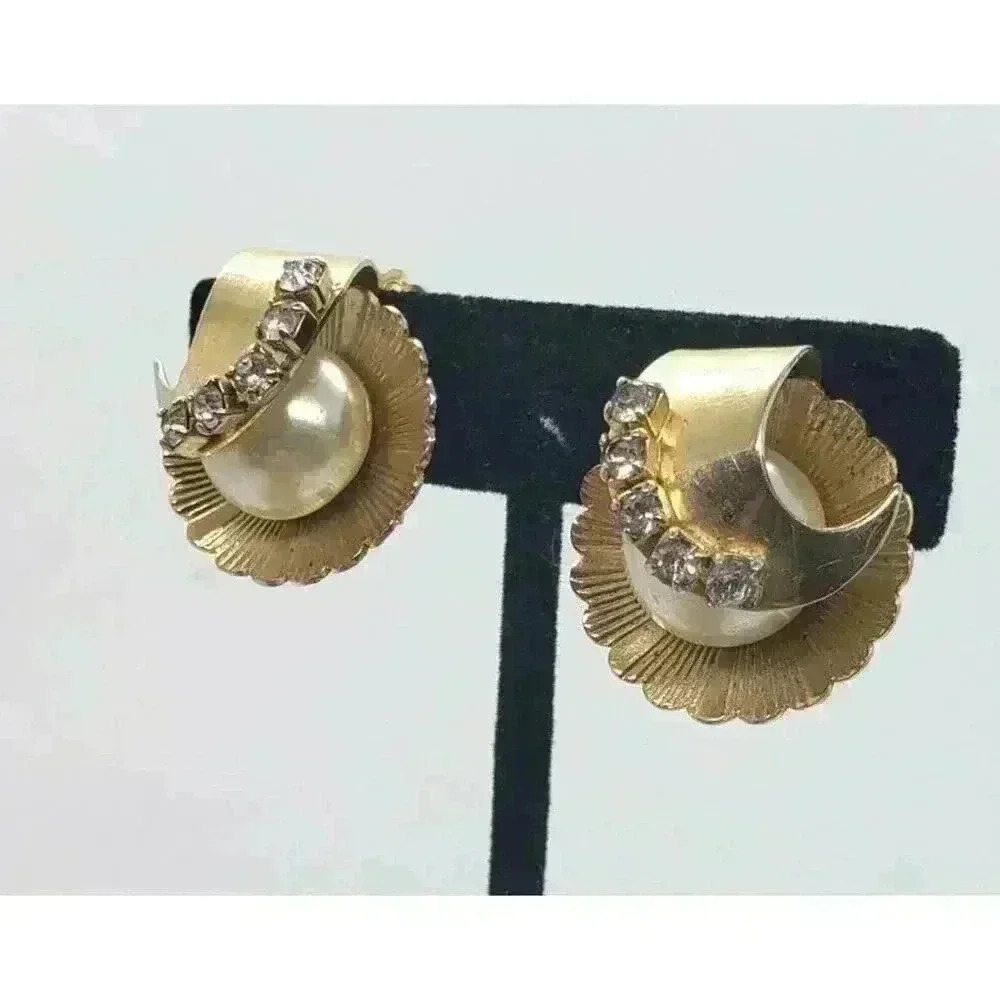 Vintage Clip Earrings Faux Pearl, Gold & Rhinestone Wrap Design Fluted Base - Picture 3 of 7